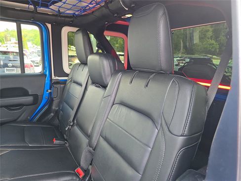 Used 2021 Jeep Wrangler Unlimited Sahara AWD/4WD image 14