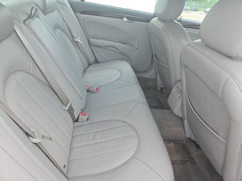 Used 2007 Buick Lucerne CXL w/ Luxury Package FWD image 8