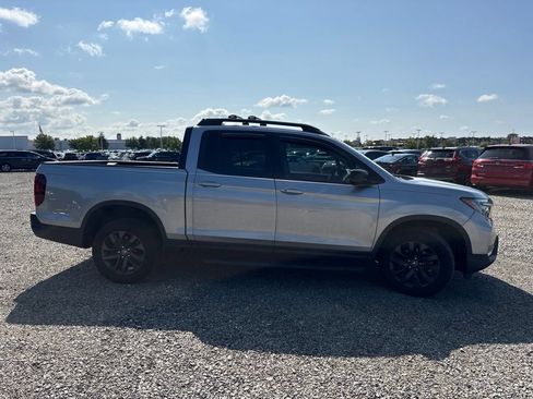 Used 2024 Honda Ridgeline Sport image 11