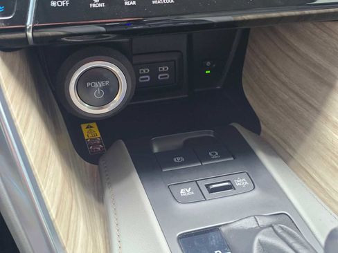 Certified 2023 Toyota Venza Limited AWD/4WD image 25