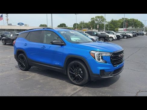 Certified 2024 GMC Terrain SLE w/ Driver Convenience Package AWD/4WD image 2