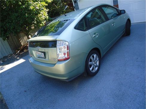 Used 2007 Toyota Prius Touring FWD image 6