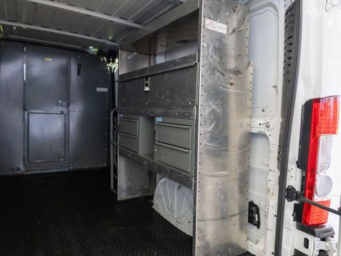 Used 2023 RAM ProMaster 2500 w/ Driver Convenience Group FWD image 21
