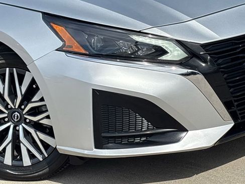 Used 2024 Nissan Altima 2.5 SV image 10