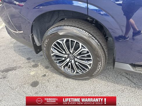 New 2025 Nissan Armada Platinum w/ Convenience Package image 23