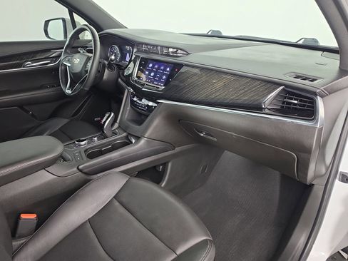 Used 2021 Cadillac XT6 Premium Luxury FWD image 43