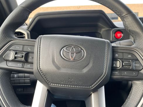 Used 2025 Toyota Tacoma TRD Off-Road image 27