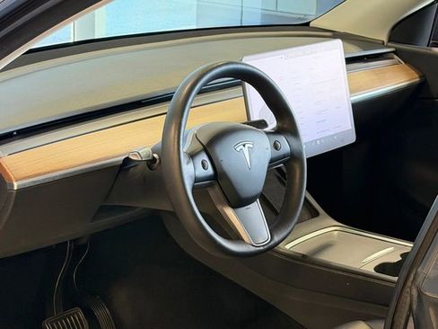Used 2021 Tesla Model Y Long Range AWD/4WD image 15