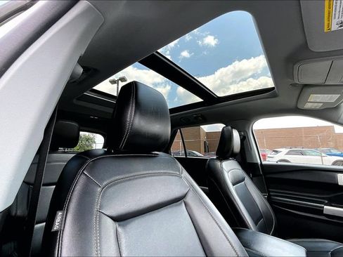 Certified 2023 Ford Explorer XLT w/ Equipment Group 202A AWD/4WD image 21
