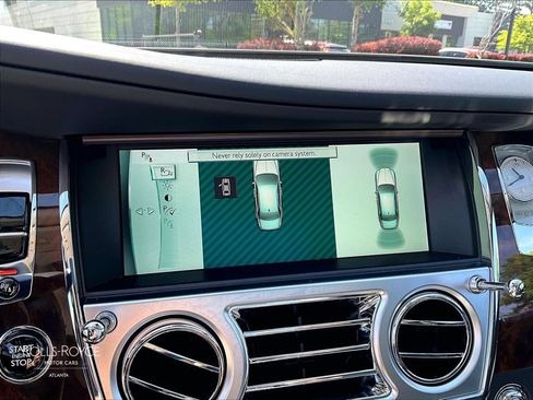 Used 2016 Rolls-Royce Ghost RWD image 18