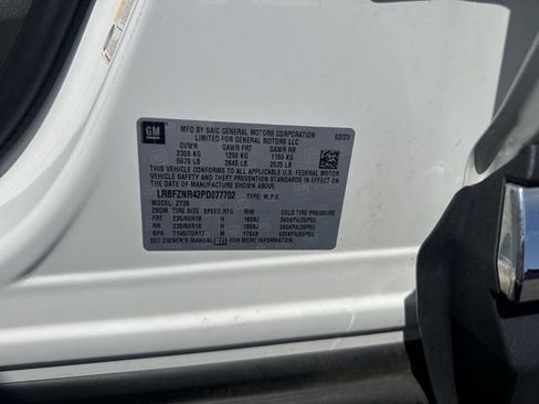 Used 2023 Buick Envision Essence FWD image 32