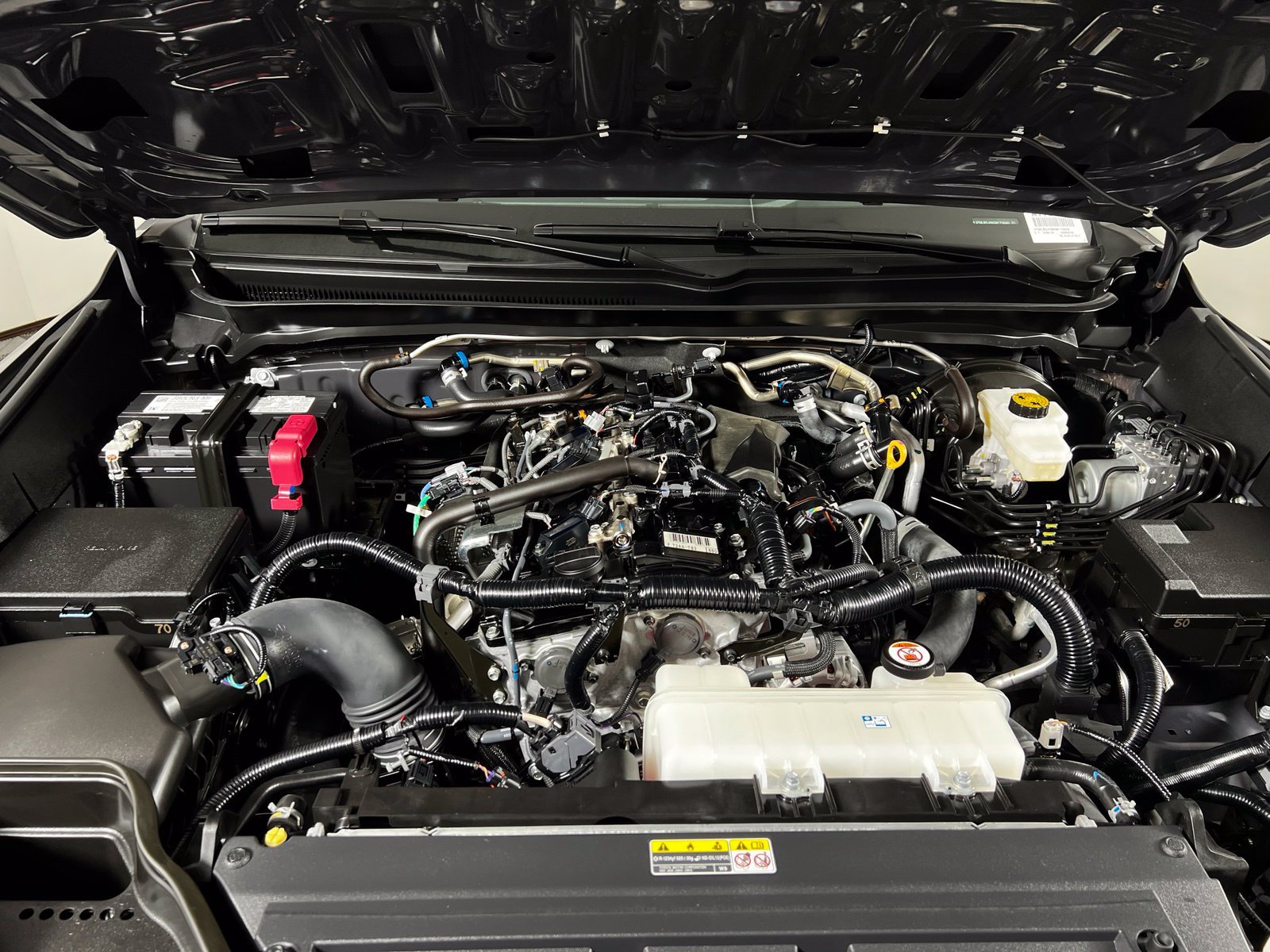 Certified 2025 Toyota Tacoma SR5 AWD/4WD image 9