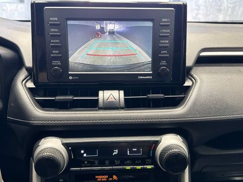 Used 2021 Toyota RAV4 LE FWD image 13