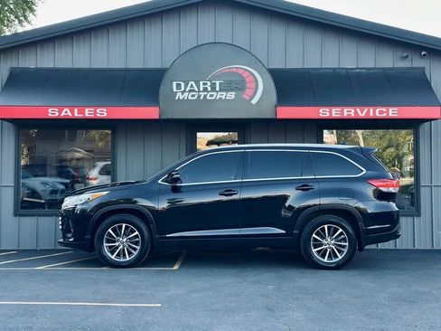 Used 2019 Toyota Highlander XLE image 4