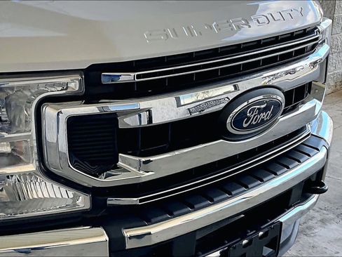 Used 2021 Ford F250 XLT w/ FX4 Off-Road Package image 28