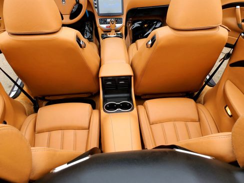 Used 2011 Maserati GranTurismo Convertible RWD image 6