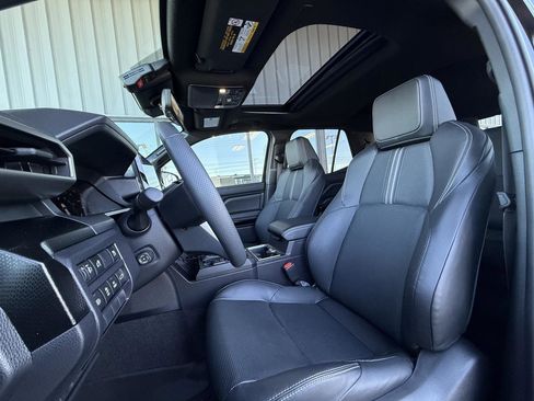 Used 2025 Toyota 4Runner Limited AWD/4WD image 15