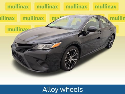 Used 2018 Toyota Camry SE image 13