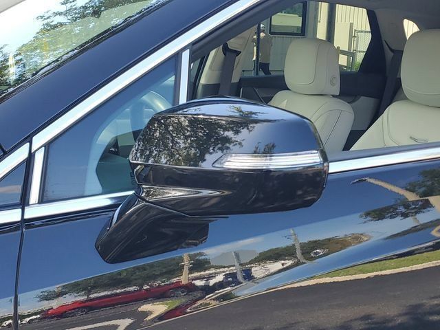 Used 2021 Cadillac XT5 Premium Luxury w/ LPO, Premium Carpet Package FWD image 13