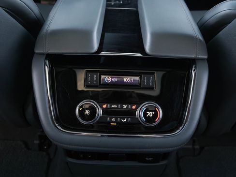 Used 2019 Lincoln Navigator Select w/ Technology Package image 31