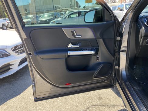 Used 2021 Mercedes-Benz GLB 250 w/ Premium Package image 14