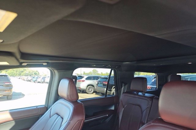 Used 2023 Ford Expedition Limited AWD/4WD image 13
