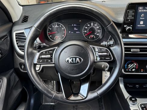 Used 2021 Kia Seltos S FWD image 32