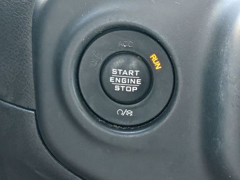 Used 2020 Jeep Gladiator Overland w/ LED Lighting Group image 23