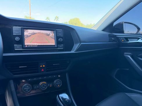 Used 2023 Volkswagen Jetta SE FWD image 23