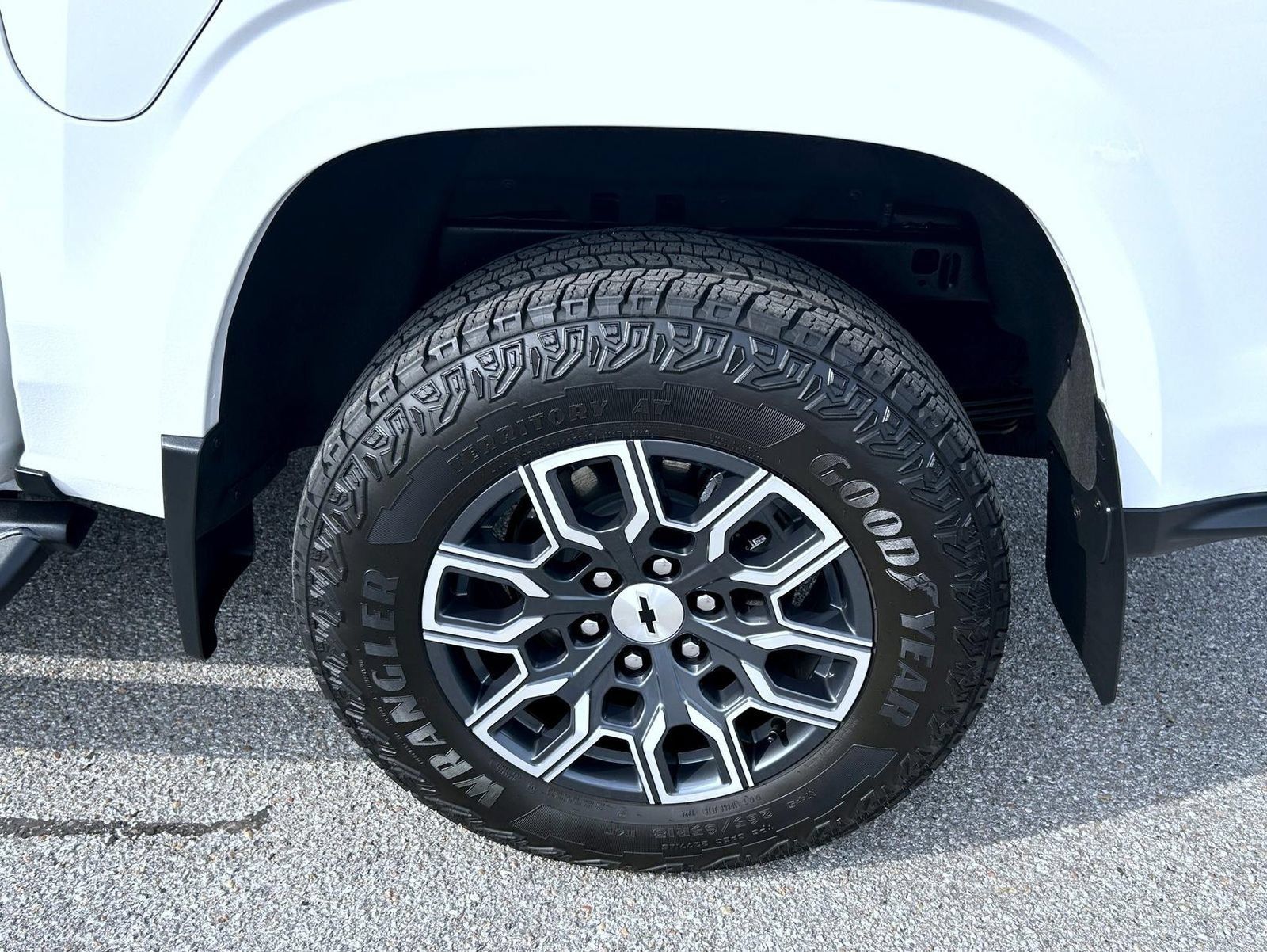 Certified 2024 Chevrolet Colorado Z71 w/ Z71 Convenience Package 2 AWD/4WD image 22