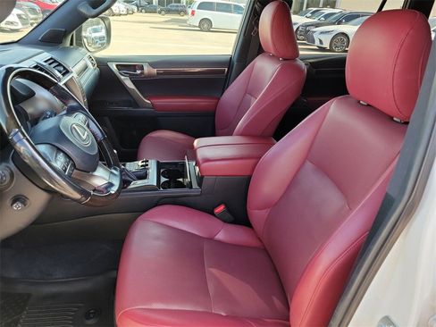 Used 2020 Lexus GX 460 Premium w/ Premium Package image 16