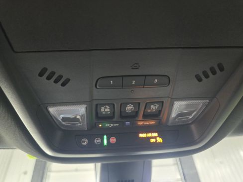 Certified 2024 Buick Enclave Avenir w/ Avenir Technology Package image 15