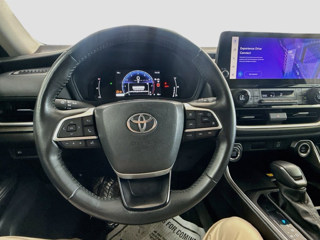 Used 2024 Toyota Grand Highlander AWD image 11