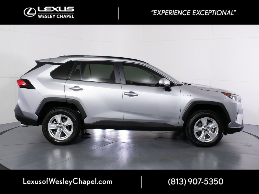 Used 2021 Toyota RAV4 XLE w/ Convenience Package AWD/4WD image 2