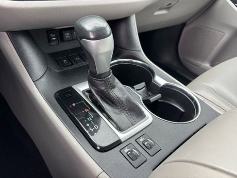 Used 2019 Toyota Highlander XLE FWD image 21