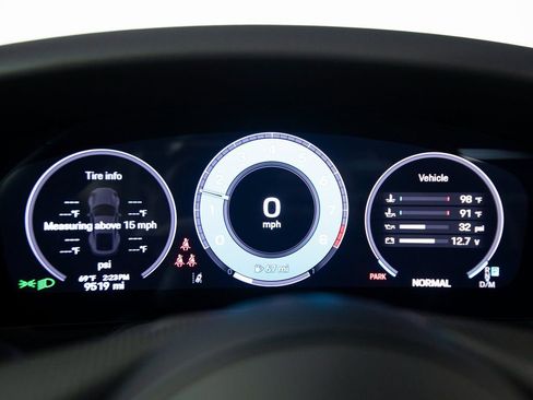 Certified 2025 Porsche 911 Carrera S image 23