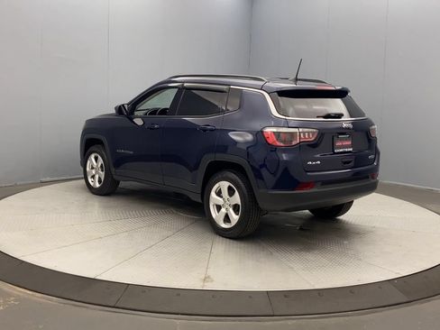 Used 2019 Jeep Compass Latitude AWD/4WD image 3