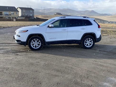 Used 2018 Jeep Cherokee Latitude image 10