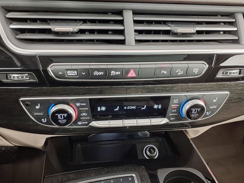 Used 2017 Audi Q7 3.0T Prestige w/ Prestige Package image 11