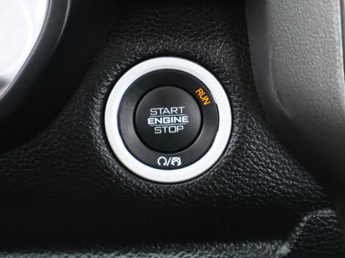 Used 2025 RAM 1500 Laramie image 18