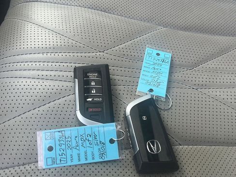 Used 2025 Acura MDX SH-AWD w/ Advance Package image 3