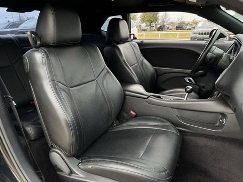 Used 2019 Dodge Challenger R/T w/ Blacktop Package image 27