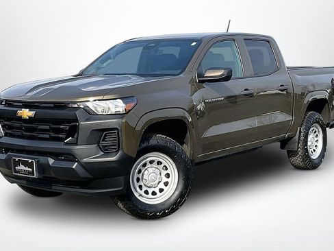 Used 2023 Chevrolet Colorado W/T image 3