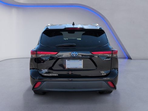 Used 2022 Toyota Highlander Bronze Edition image 8