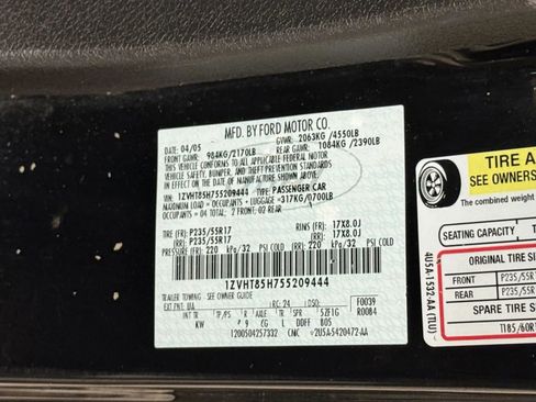 Used 2005 Ford Mustang GT RWD image 33