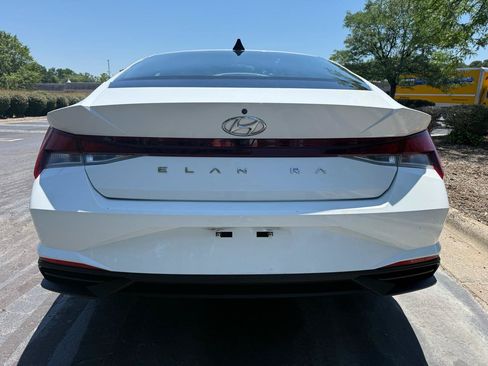 Used 2022 Hyundai Elantra SEL FWD image 4