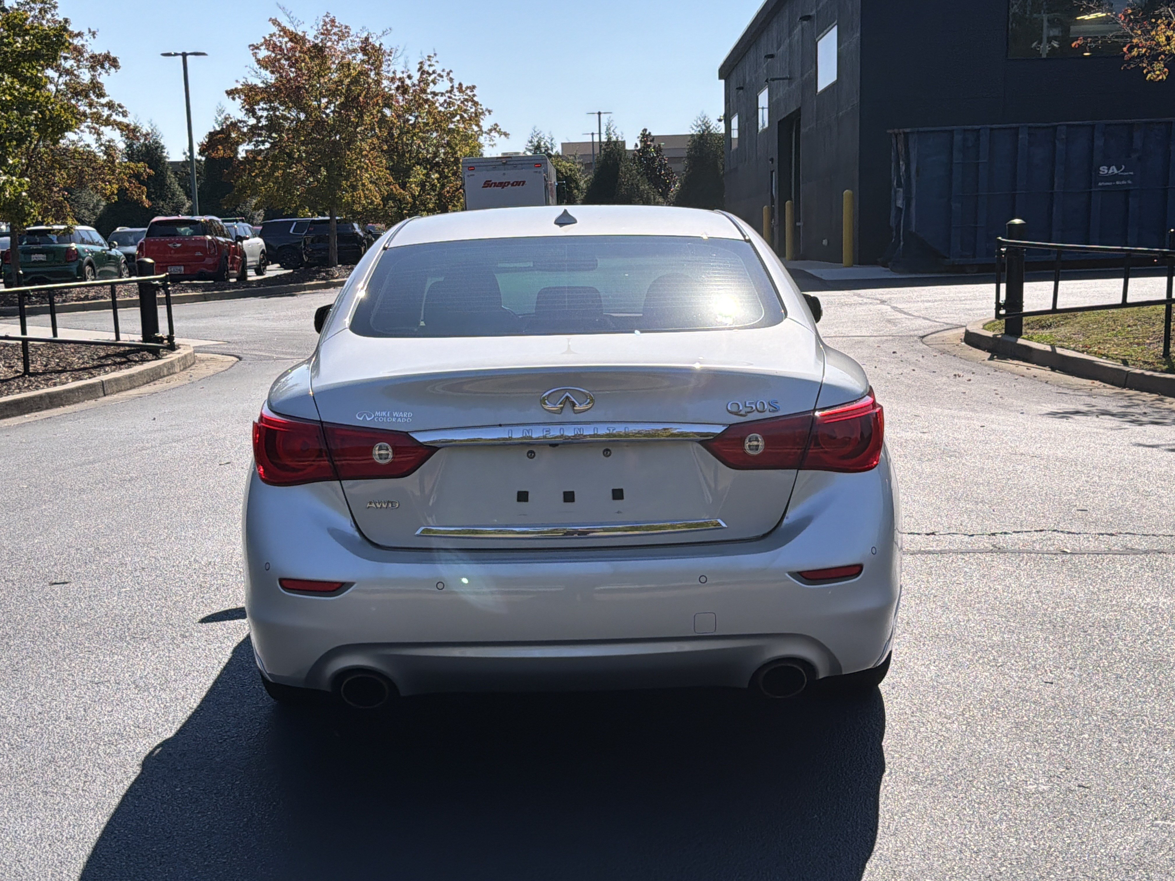 Used 2015 INFINITI Q50 Hybrid AWD w/ Deluxe Technology Package image 13