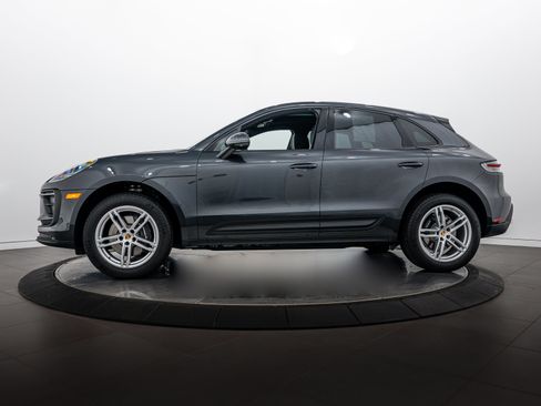 Certified 2026 Porsche Macan AWD/4WD image 2