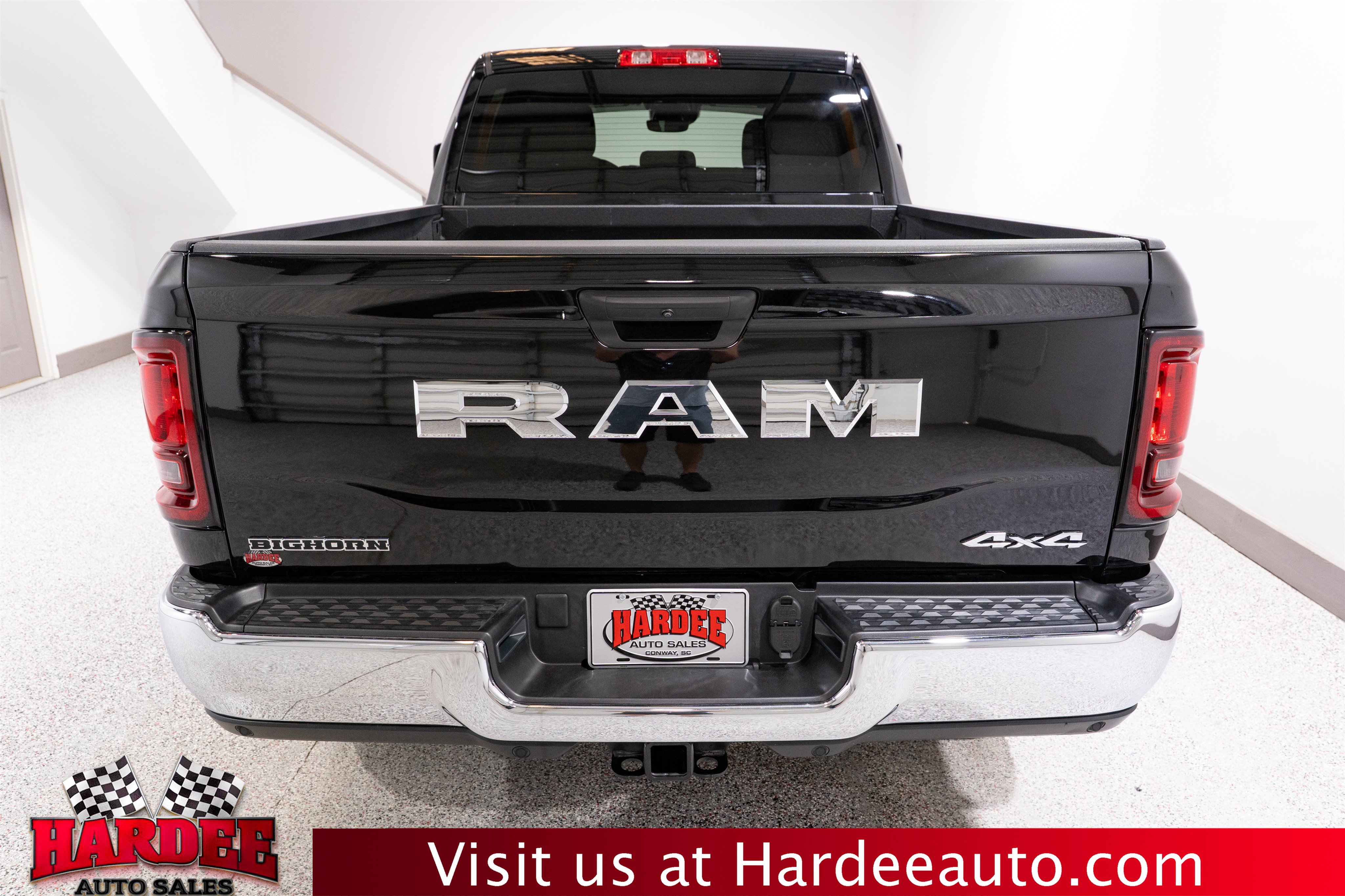 Used 2025 RAM 2500 Big Horn AWD/4WD image 4