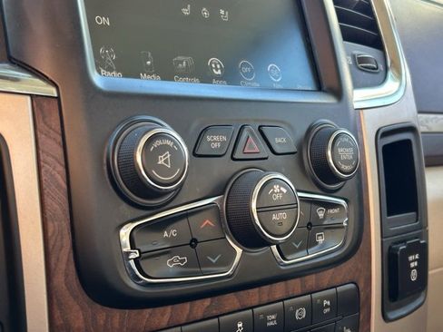 Used 2015 RAM 3500 Laramie Longhorn image 46